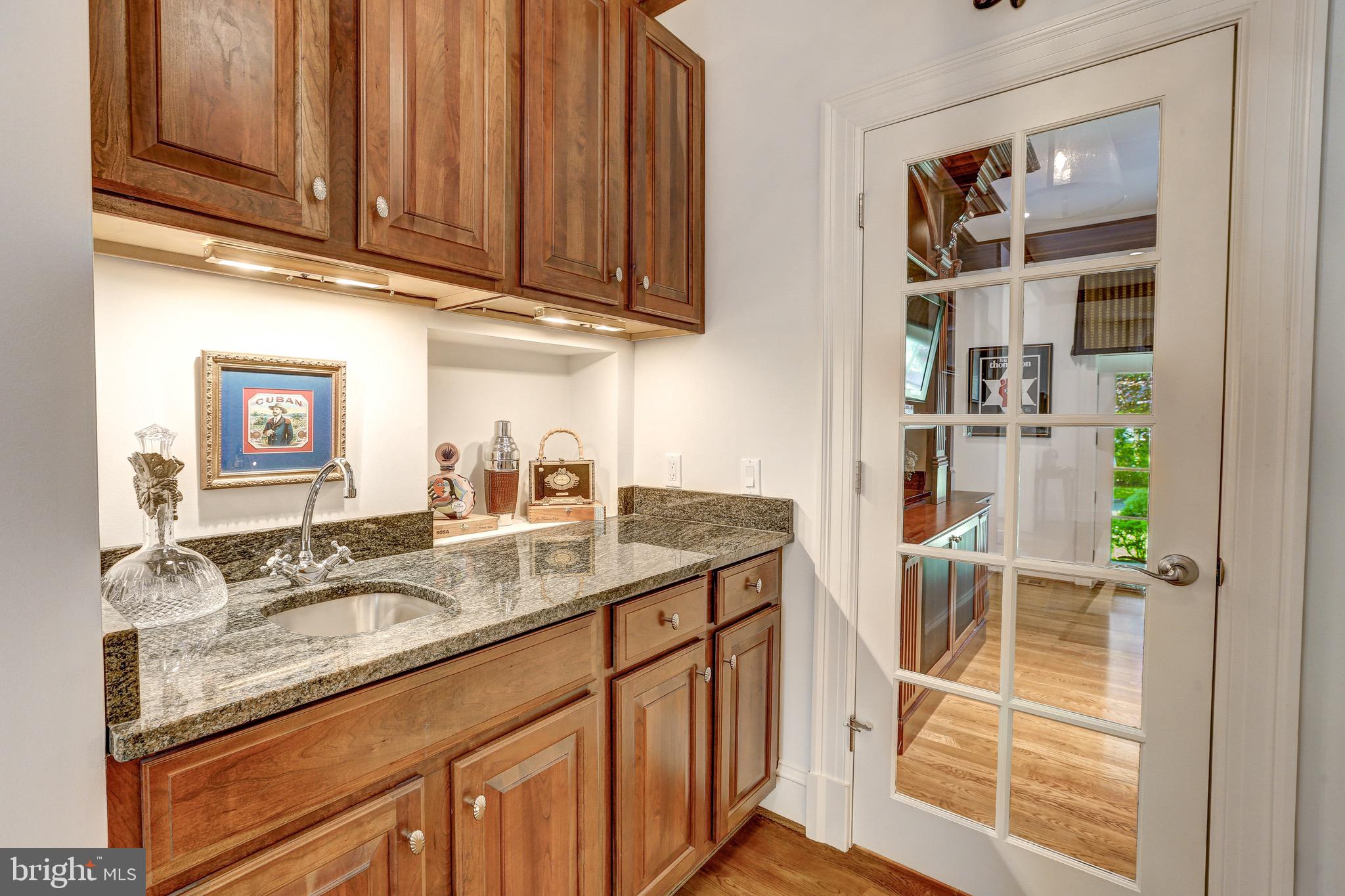 8921 Burdette Road Bethesda, MD 20817 - Photo 13 of 49 Wet Bar