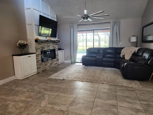 $340,000 | 34386 Whispering Oaks Boulevard, Dade City, FL 33523