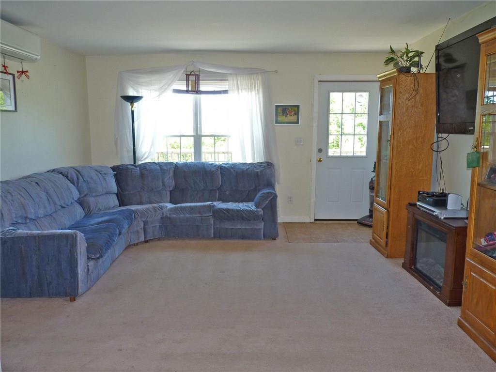 75 Libby Road Ellsworth, ME 04605 - Photo 7 of 22 Comfortable living room