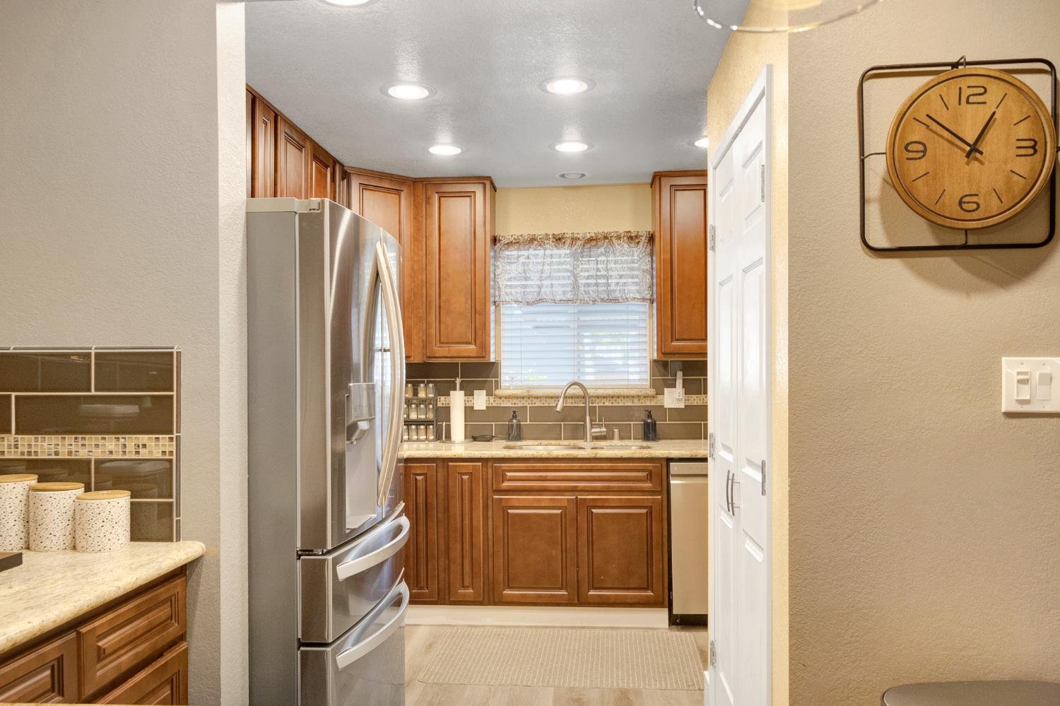 6190 Shadow Lane Citrus Heights, CA 95621 - Photo 18 of 43