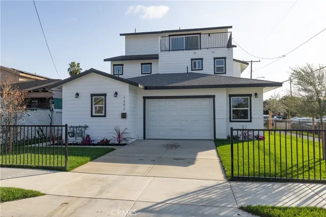 $3,200 | 1202 West 3rd Street, Santa Ana, CA 92703