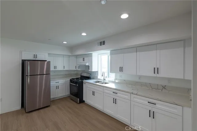 $3,200 | 1202 West 3rd Street, Santa Ana, CA 92703