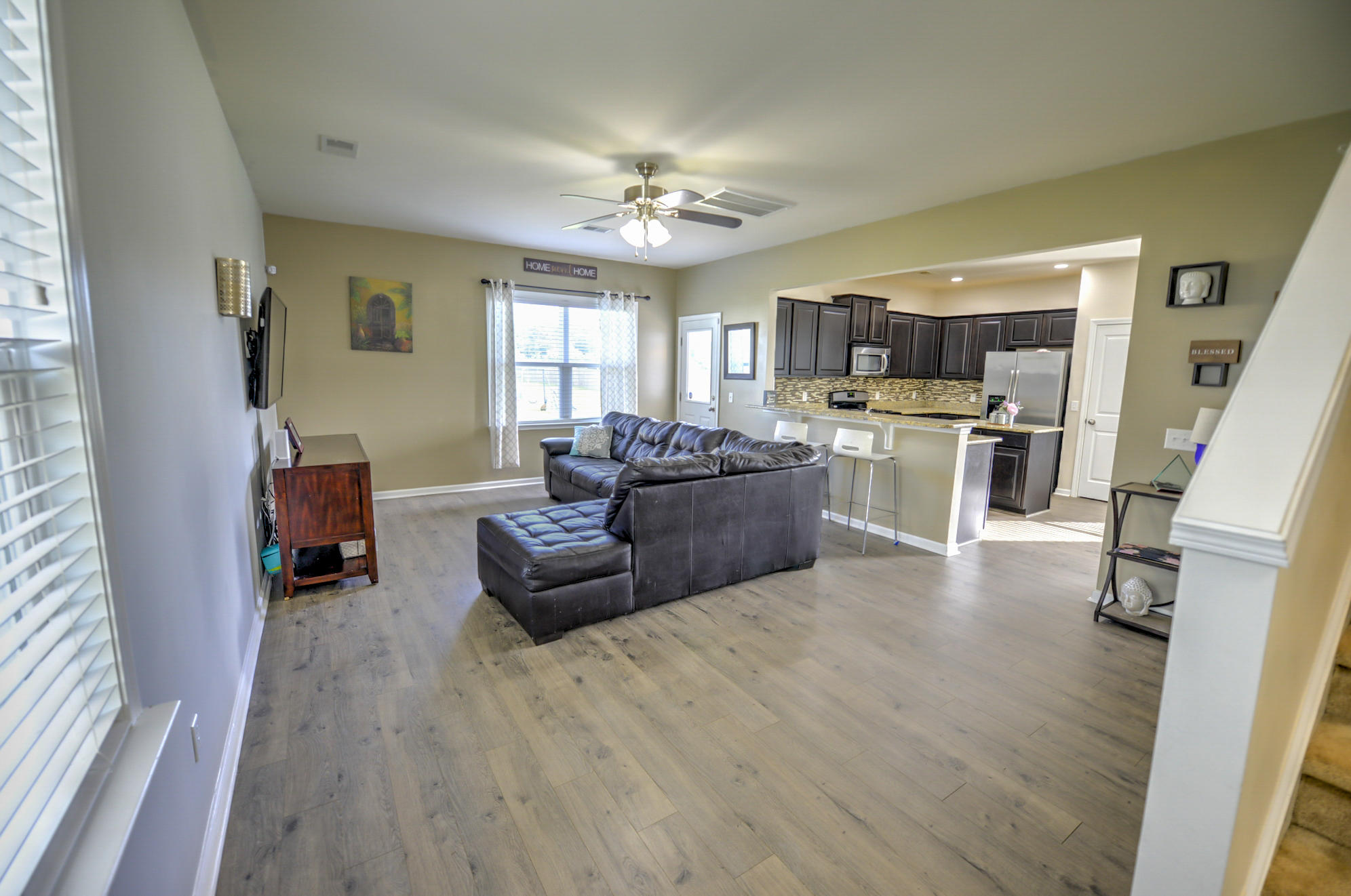 403 Ridgedale Road Summerville, SC 29486 - Photo 5 of 38 living room