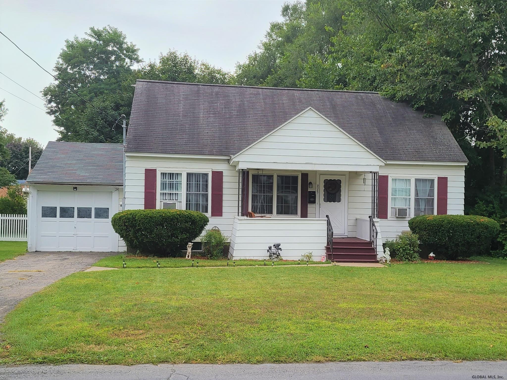 2057 Chepstow Road Rotterdam, NY 12303 - Photo 1 of 19 Photo 1