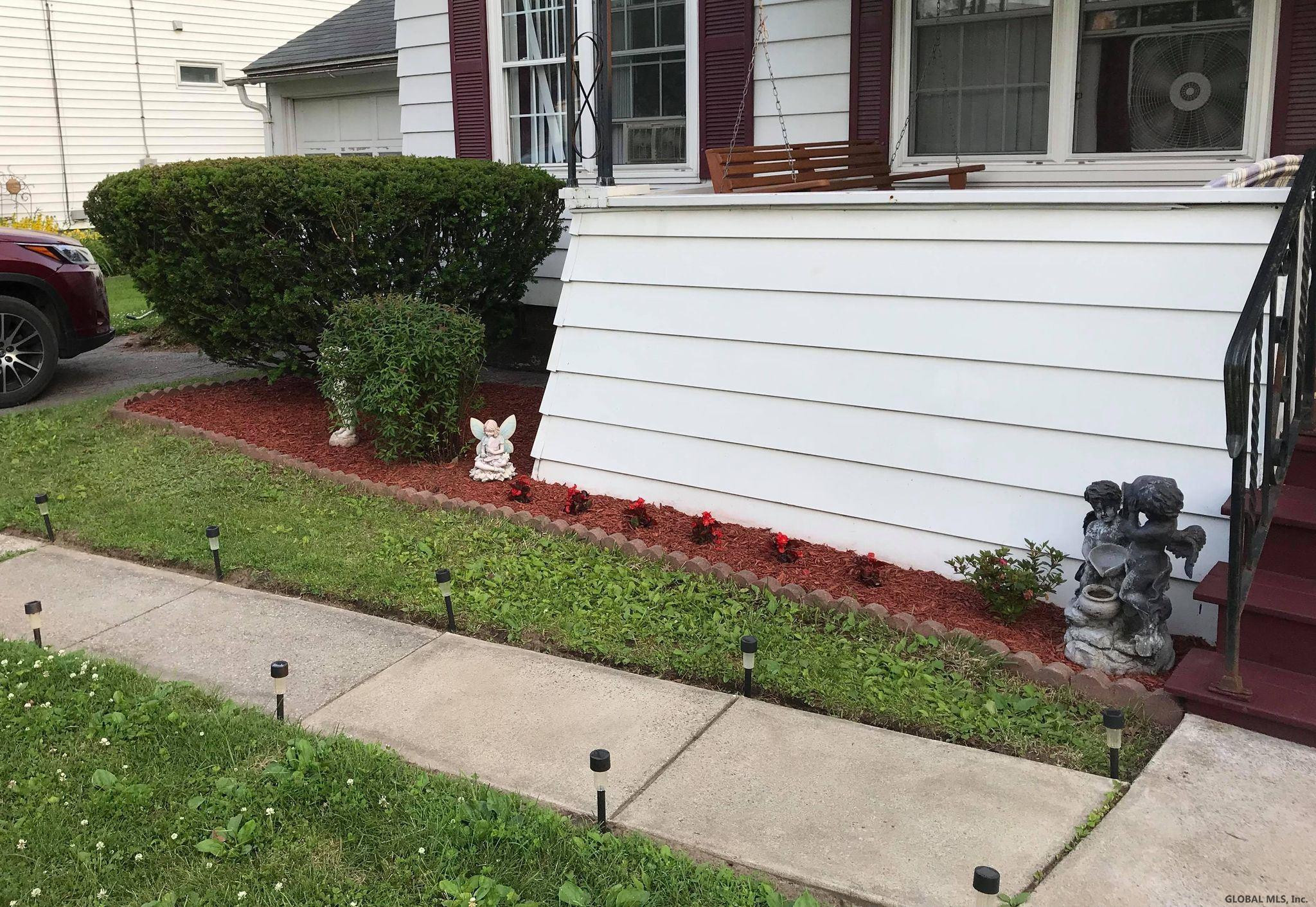 2057 Chepstow Road Rotterdam, NY 12303 - Photo 2 of 19 Photo 2