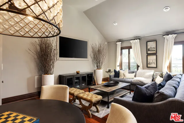 $8,995,000 | 531 South Rossmore Avenue, Los Angeles, CA 90020