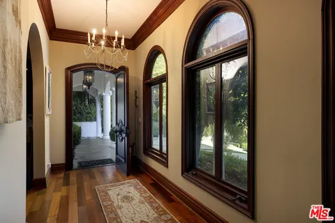 $8,995,000 | 531 South Rossmore Avenue, Los Angeles, CA 90020