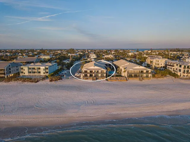 $2,690,000 | 6700 Gulf Drive, Unit B8, Holmes Beach, FL 34217