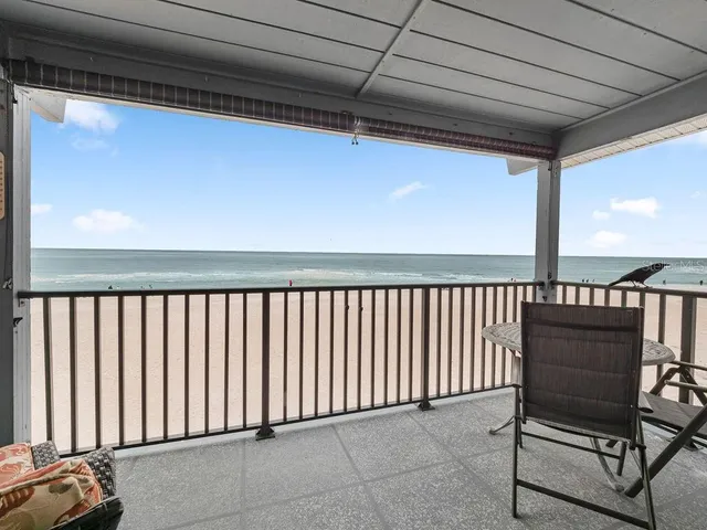 $2,690,000 | 6700 Gulf Drive, Unit B8, Holmes Beach, FL 34217
