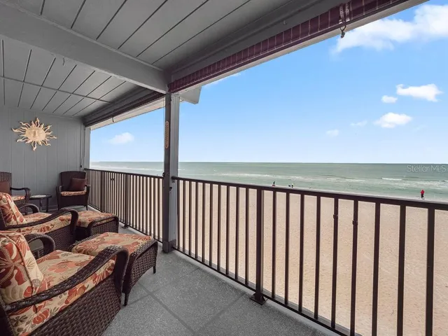 $2,690,000 | 6700 Gulf Drive, Unit B8, Holmes Beach, FL 34217