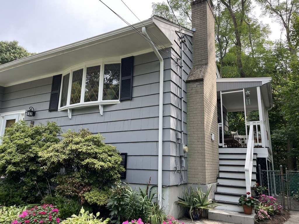 40 Carlisle Road Dedham, MA 02026 - Photo 2 of 28 Gallery Image 2