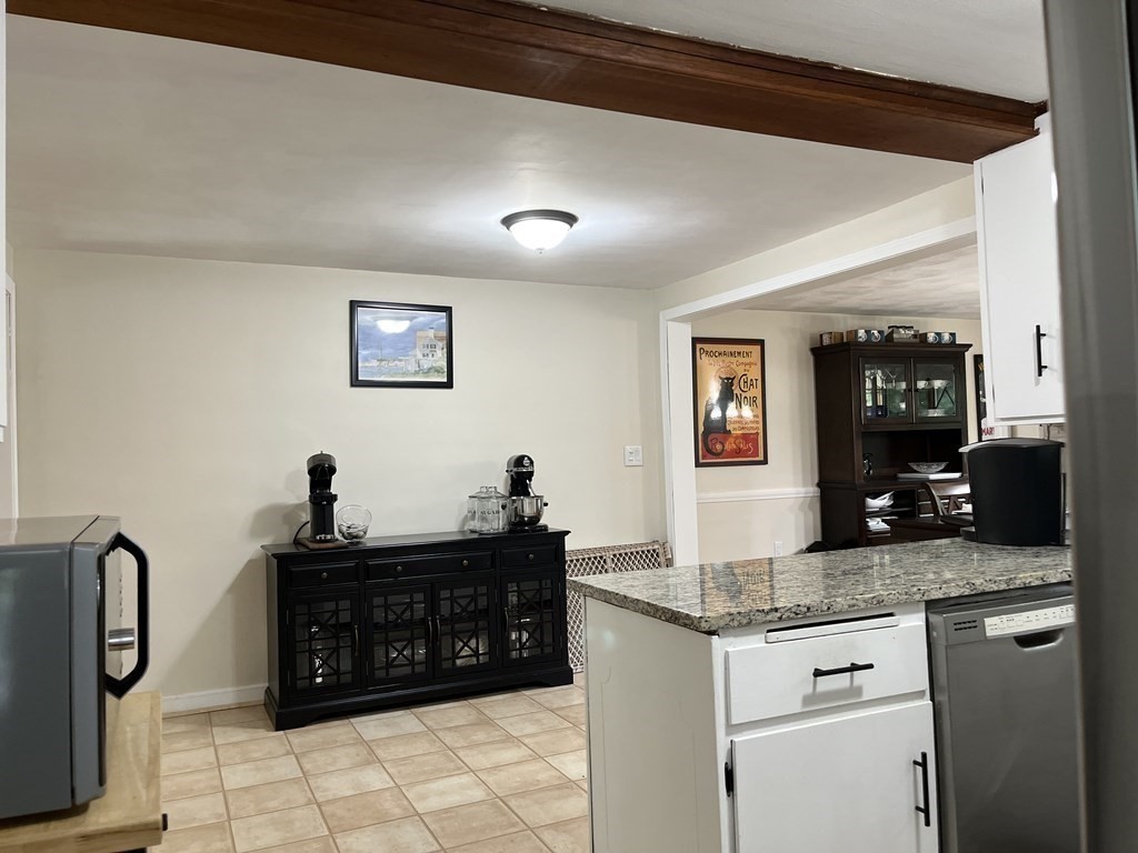 40 Carlisle Road Dedham, MA 02026 - Photo 6 of 28 Gallery Image 6
