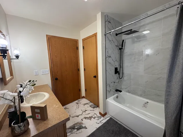 $299,900 | 2210 North 15th Street, Milwaukee, WI 53205