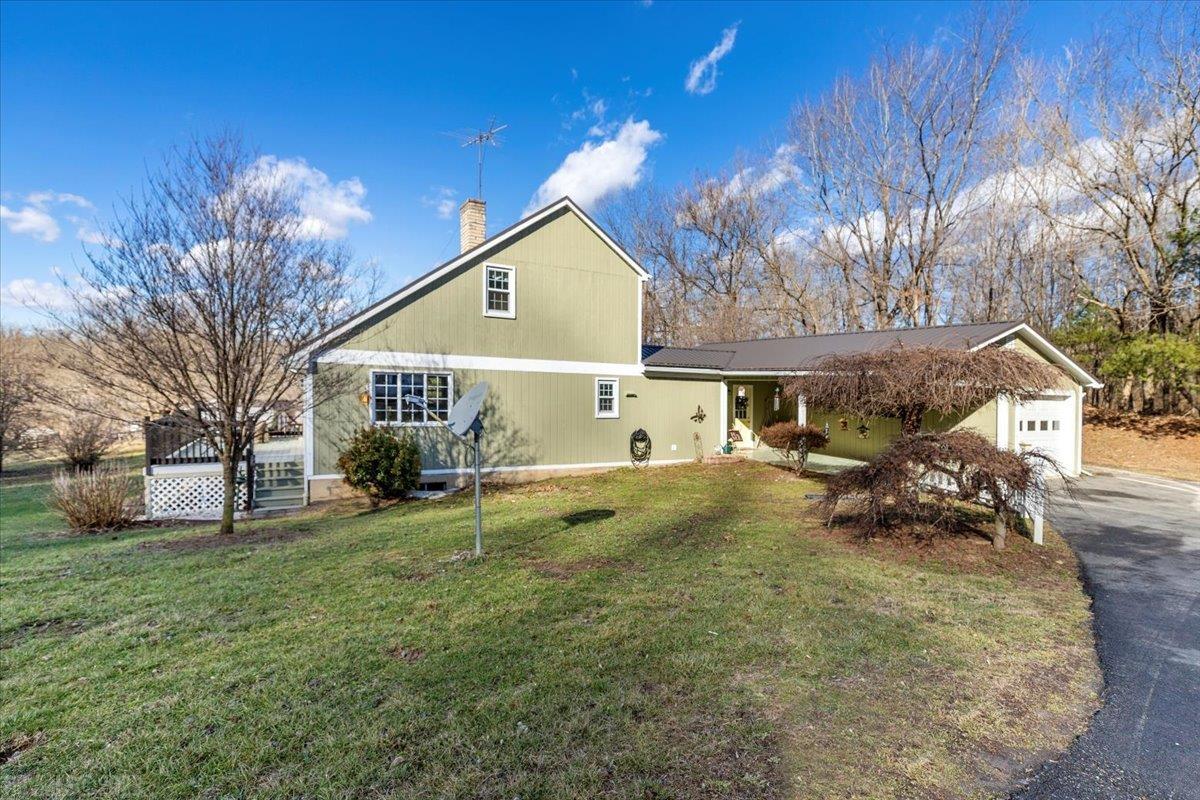 7549 Gate Ten Road Radford, VA 24141 - Photo 5 of 58 Gallery Image 5