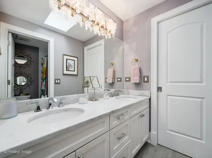 $1,800,000 | 305 Neva Avenue, Glenview, IL 60025