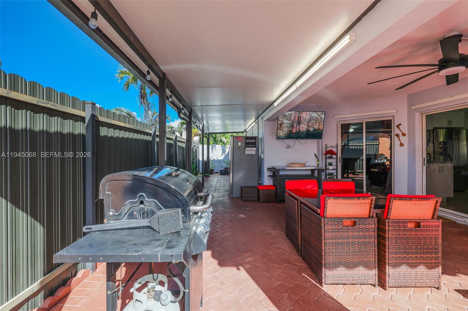 9526 Southwest 155th Avenue Miami, FL 33196 - Photo 45 of 53