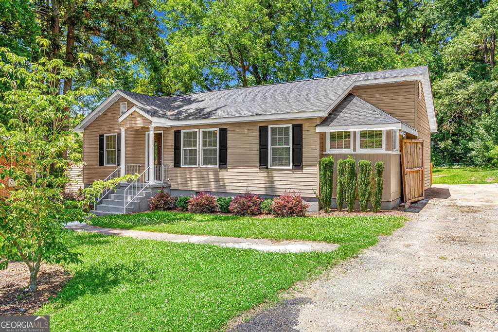 107 Schaefer Court Toccoa, GA 30577 - Photo 3 of 23