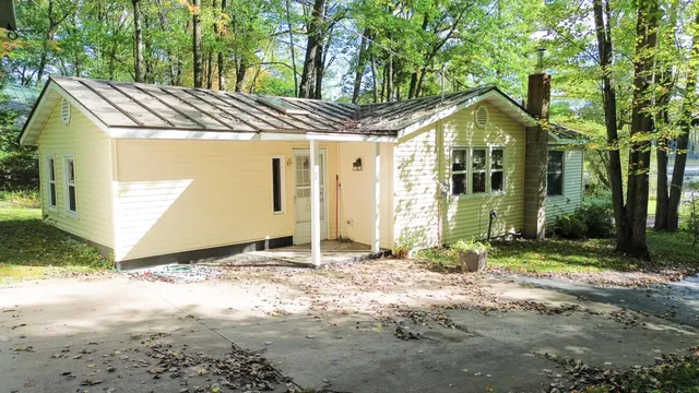 $245,000 | E2954 Lake Road, Iola, WI 54945