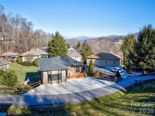 $565,000 | 47 Winghaven Heights, Waynesville, NC 28786