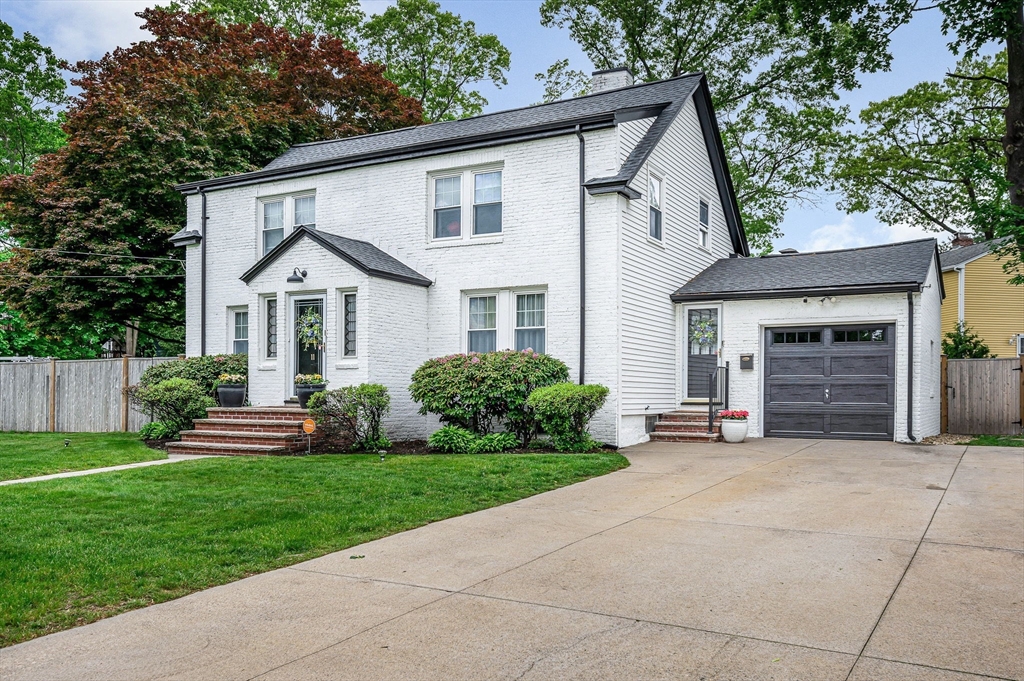 11 Florence Road Lowell, MA 01851 - Photo 3 of 42 Gallery Image 3