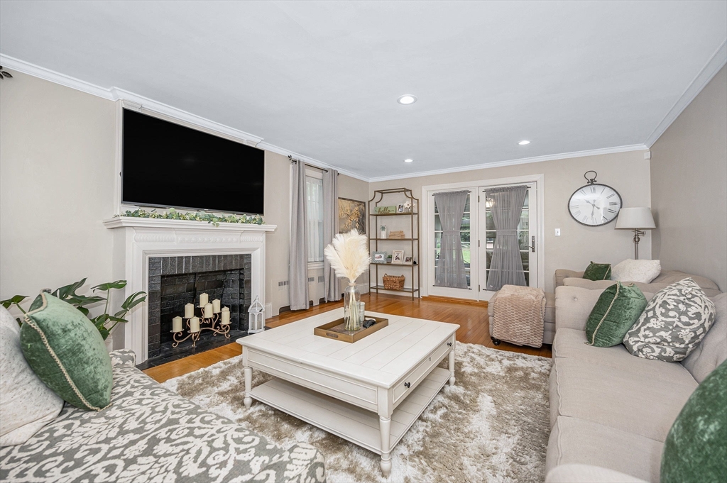 11 Florence Road Lowell, MA 01851 - Photo 5 of 42 Gallery Image 5