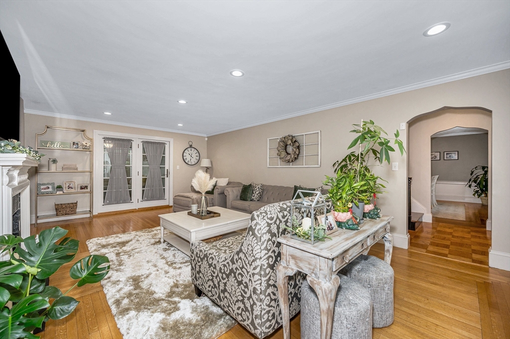 11 Florence Road Lowell, MA 01851 - Photo 6 of 42 Gallery Image 6