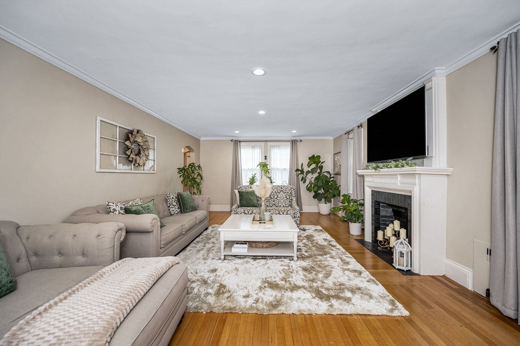 11 Florence Road Lowell, MA 01851 - Photo 8 of 42 Gallery Image 8