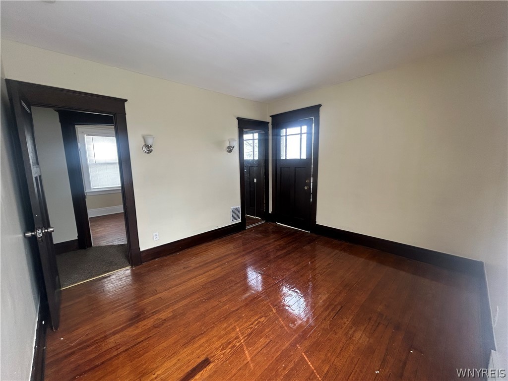 41 Page Street Buffalo, NY 14207 - Photo 14 of 17