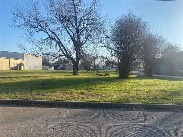 $379,500 | 3015 North Main Street, Stafford, TX 77477