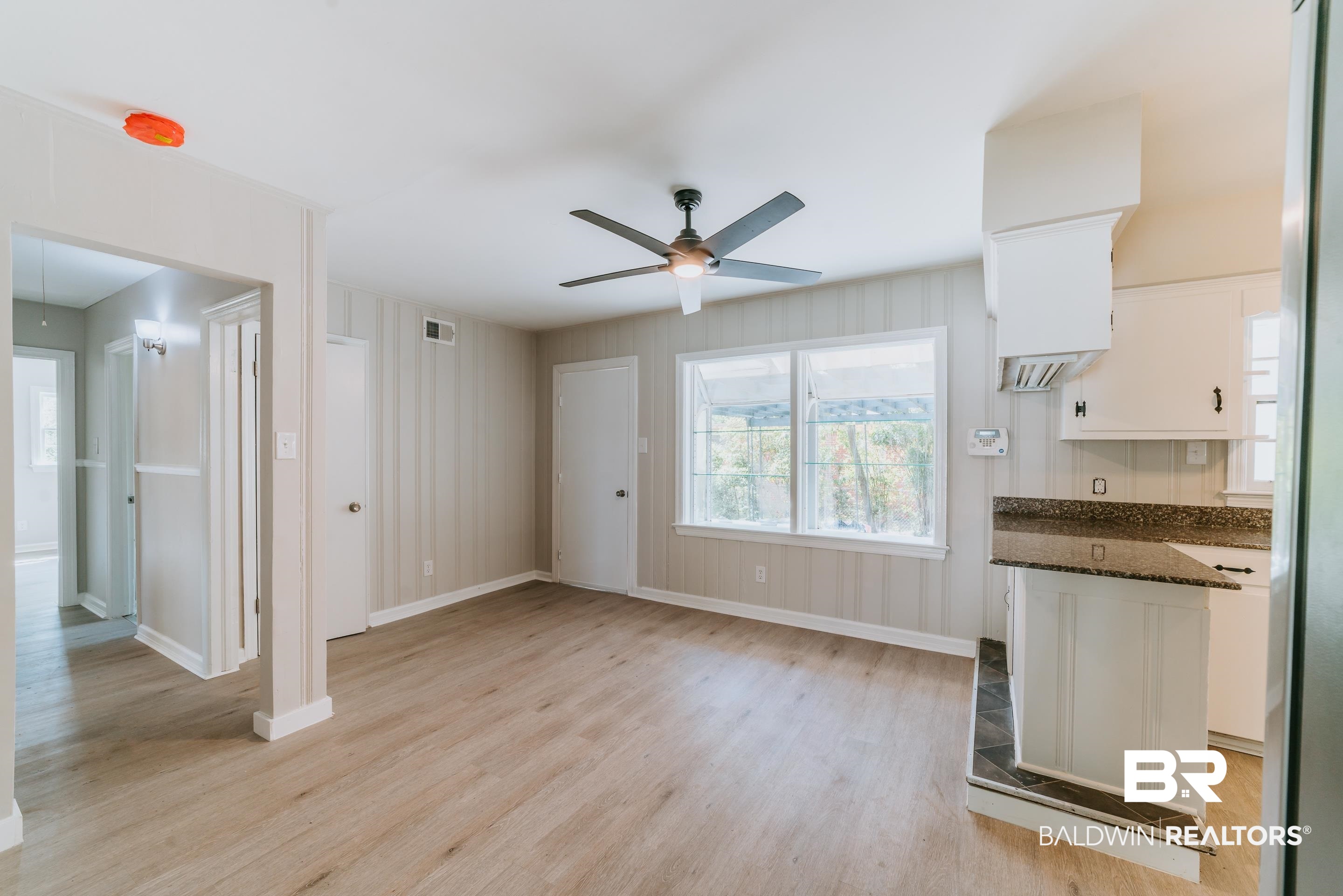 2563 Courtney Street Mobile, AL 36606 - Photo 11 of 44