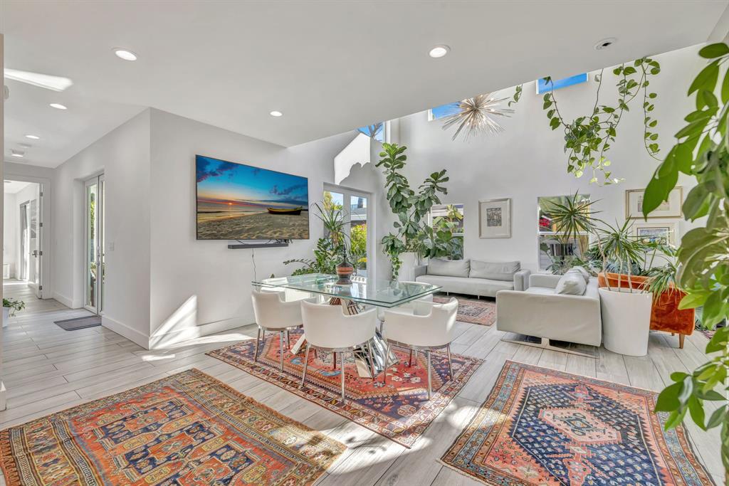 2502 Northeast 6th Avenue Wilton Manors, FL 33305 - Photo 11 of 65