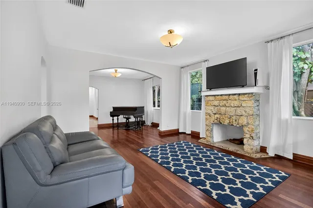 $1,150,000 | 1852 Southwest 2nd Avenue, Miami, FL 33129