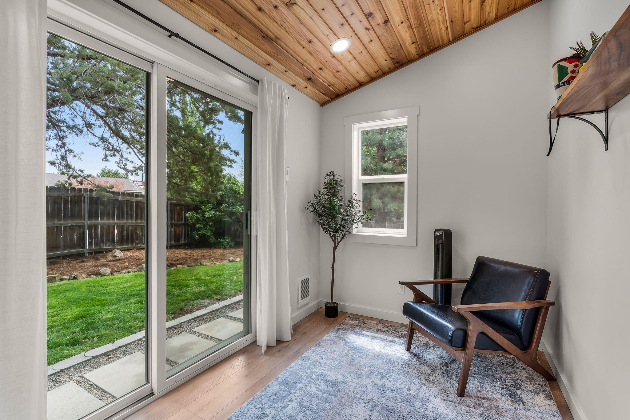 3173 Northeast Manchester Avenue Bend, OR 97701 - Photo 22 of 30 Studio/Office
