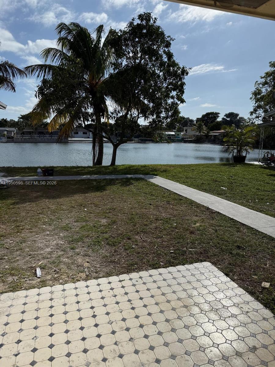 1056 Southwest 2nd Street, Unit 1056 Hallandale Beach, FL 33009 - Photo 17 of 20 sitting area