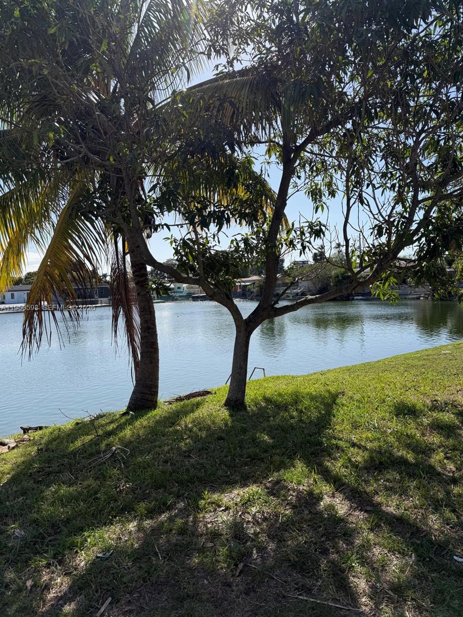 1056 Southwest 2nd Street, Unit 1056 Hallandale Beach, FL 33009 - Photo 19 of 20