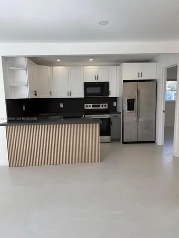 $3,300 | 1056 Southwest 2nd Street, Unit 1056, Hallandale Beach, FL 33009