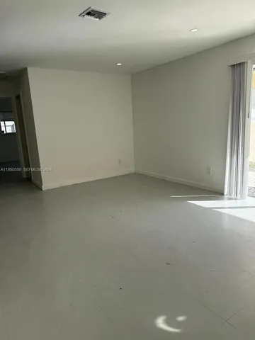 $3,300 | 1056 Southwest 2nd Street, Unit 1056, Hallandale Beach, FL 33009