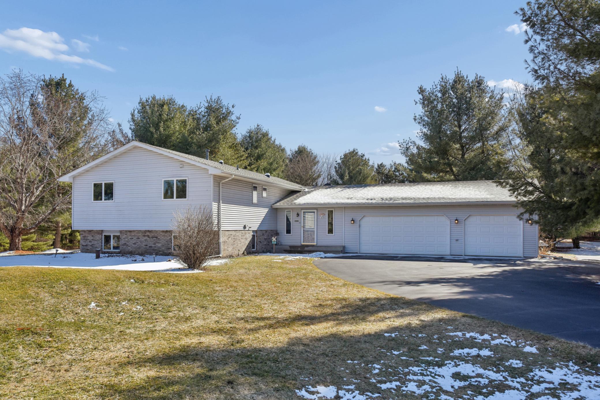 725 Packer Drive Hudson, WI 54016 - Photo 2 of 39