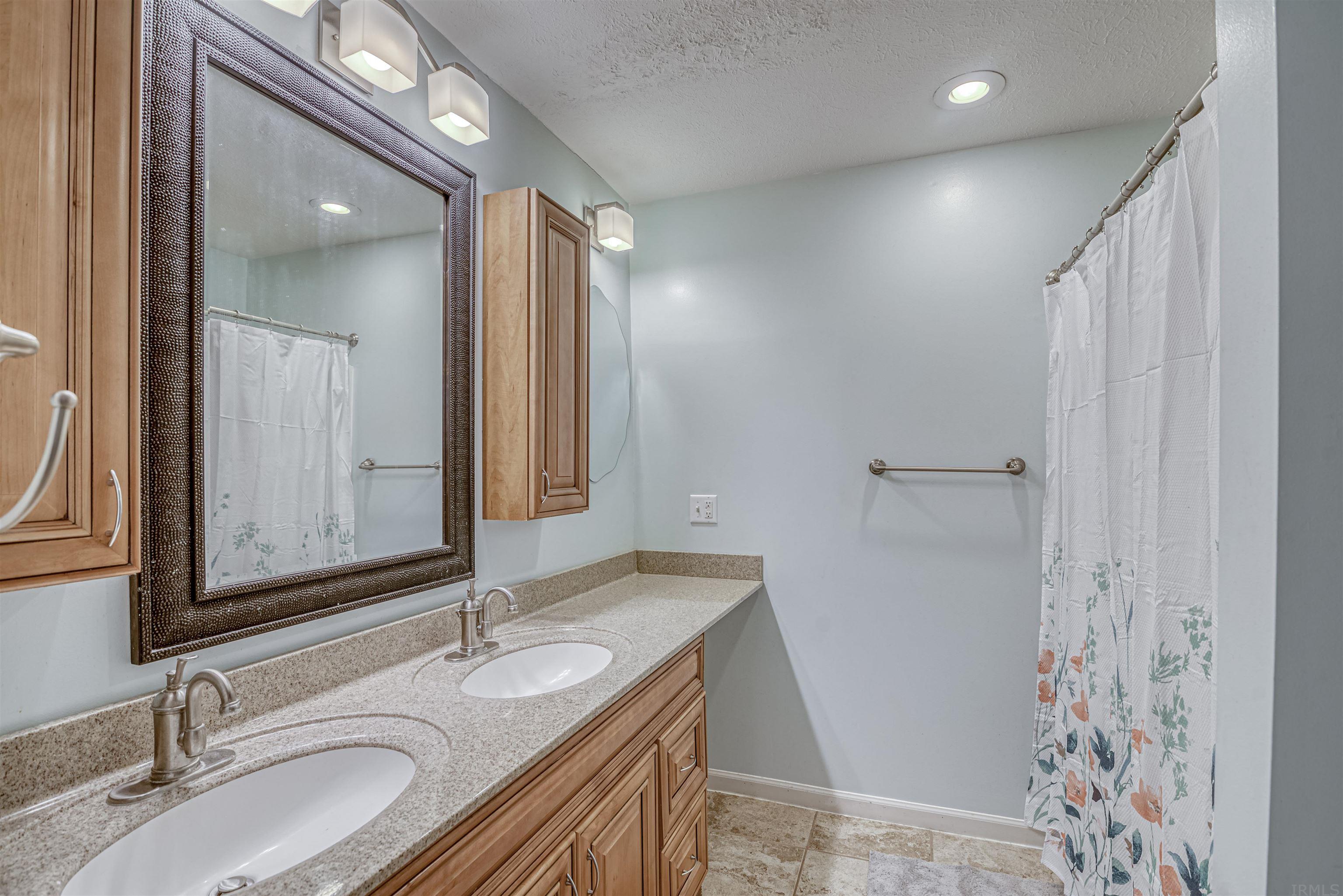 1344 Lakeview Bend Rochester, IN 46975 - Photo 28 of 35