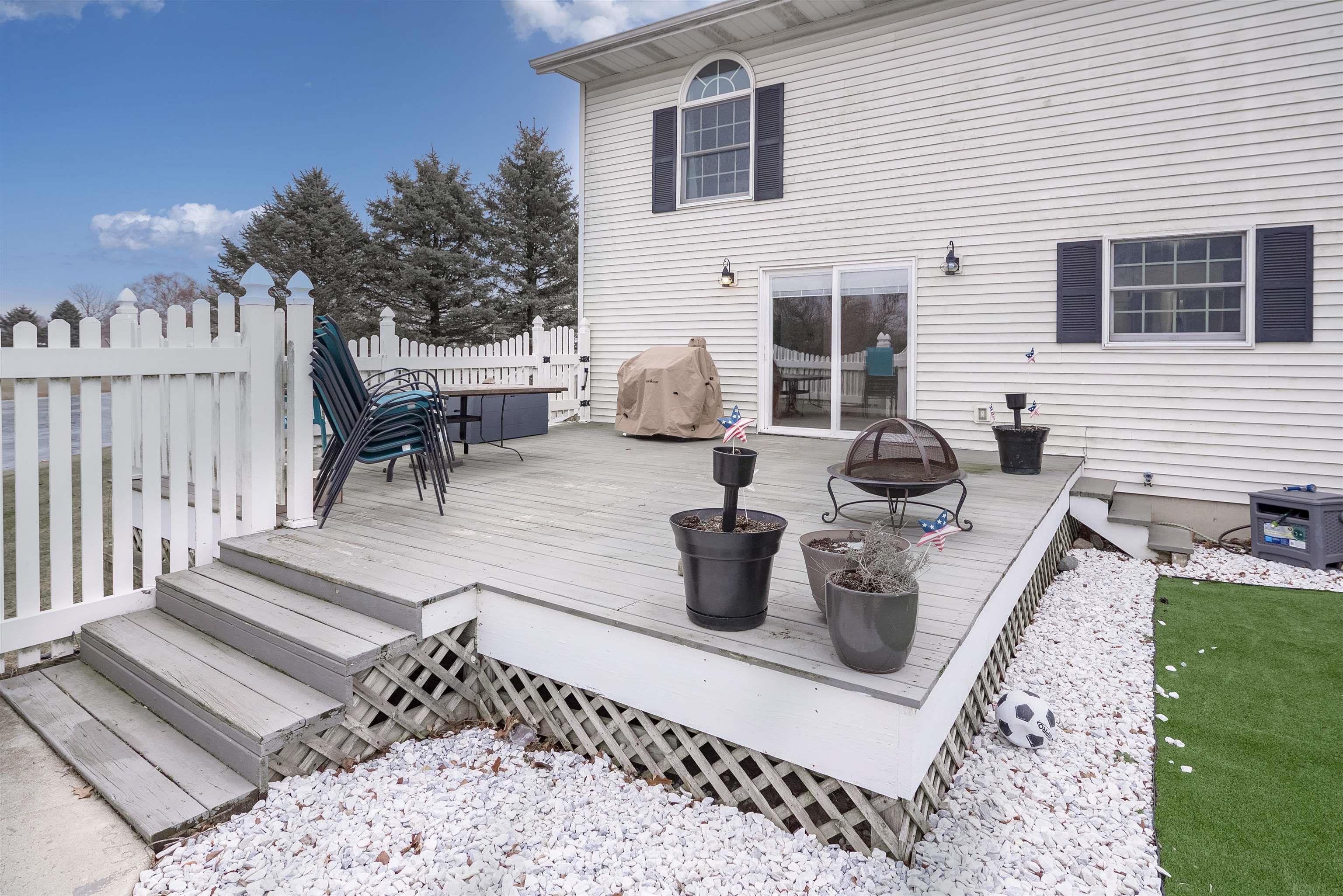 1344 Lakeview Bend Rochester, IN 46975 - Photo 3 of 35