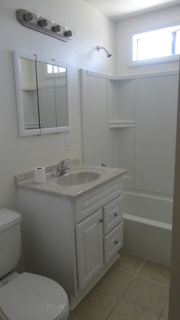 335 Oliver Road Santa Barbara, CA 93109 - Photo 4 of 6 337 Bathroom