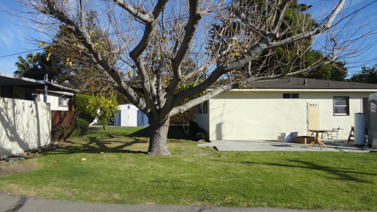 335 Oliver Road Santa Barbara, CA 93109 - Photo 6 of 6 Yard between 335 & 337