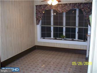 10 Horn Road Levittown, PA 19056 - Photo 7 of 12 Dining Room