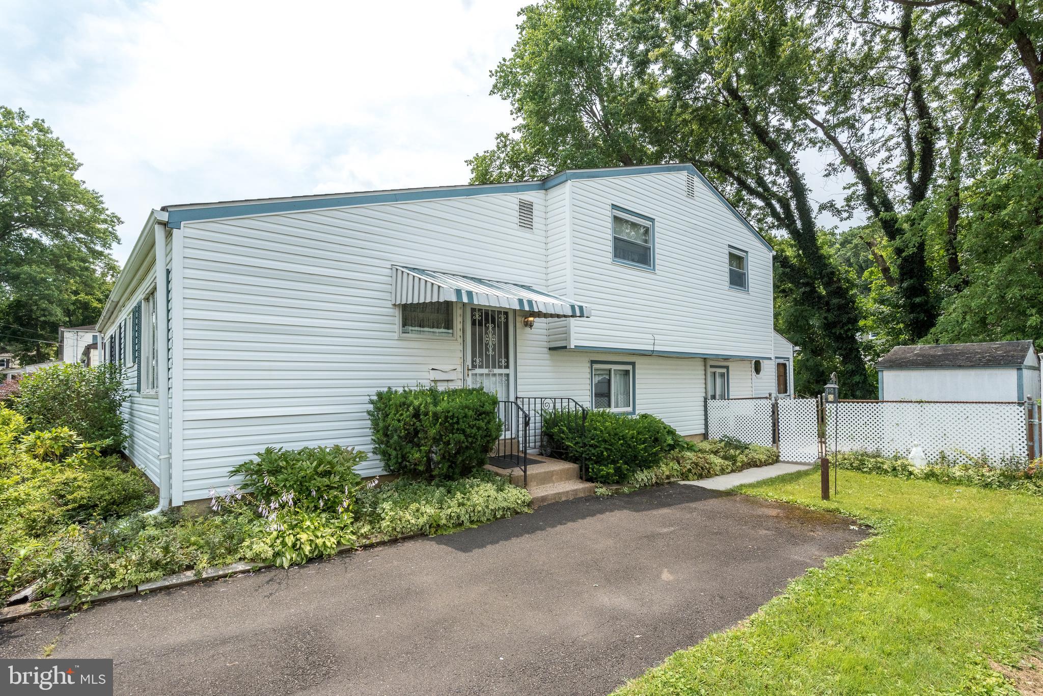 2876 Senak Road Abington, PA 19001 - Photo 2 of 32 Side and driveway