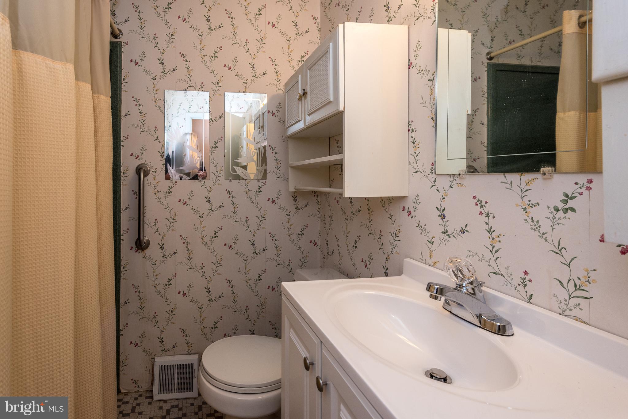 2876 Senak Road Abington, PA 19001 - Photo 17 of 32 Hall bath
