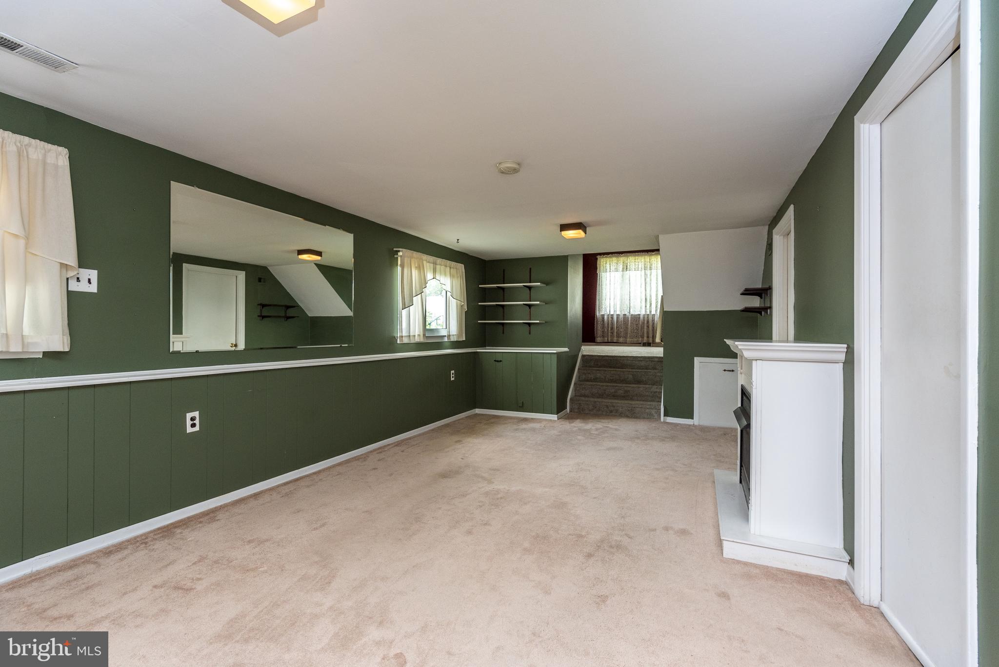 2876 Senak Road Abington, PA 19001 - Photo 20 of 32 Family room
