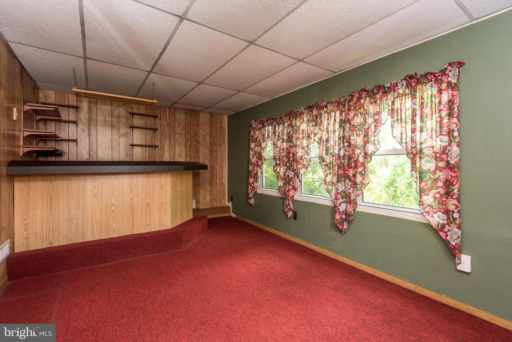 2876 Senak Road Abington, PA 19001 - Photo 25 of 32 Family room addition with wet bar
