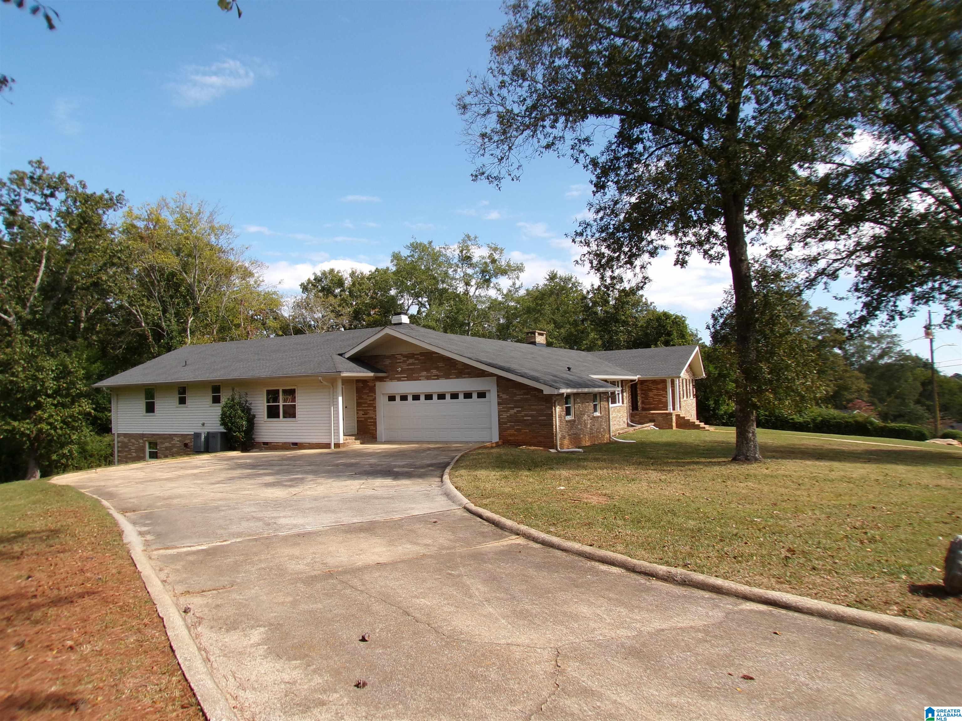 7 Christopher Way Anniston, AL 36207 - Photo 2 of 100