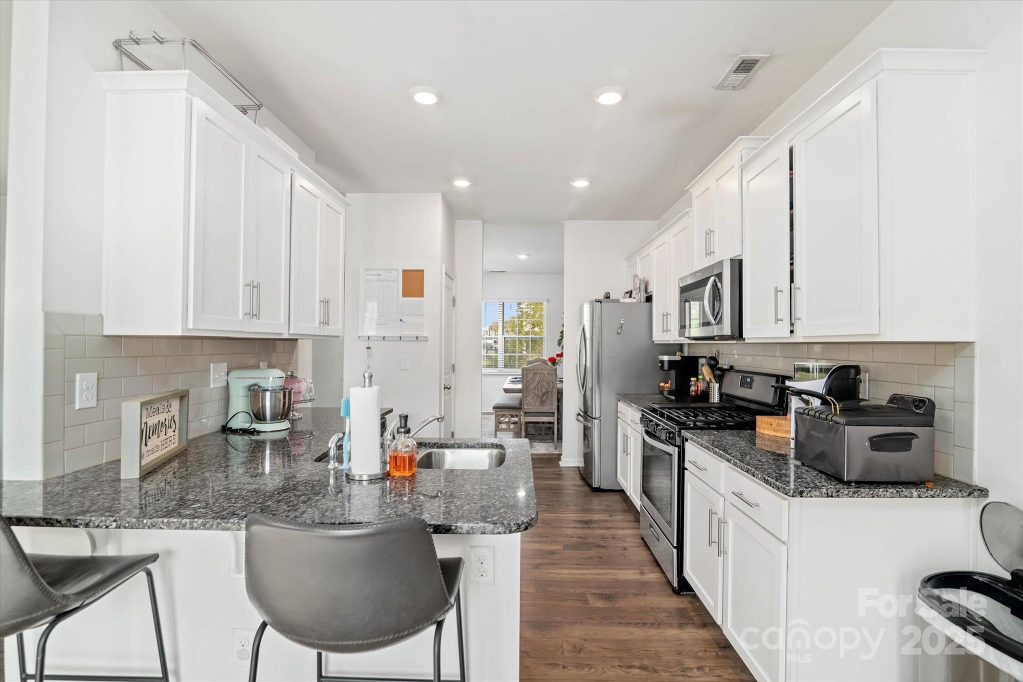 923 Elliott Road Charlotte, NC 28216 - Photo 12 of 35 Gallery Image 12