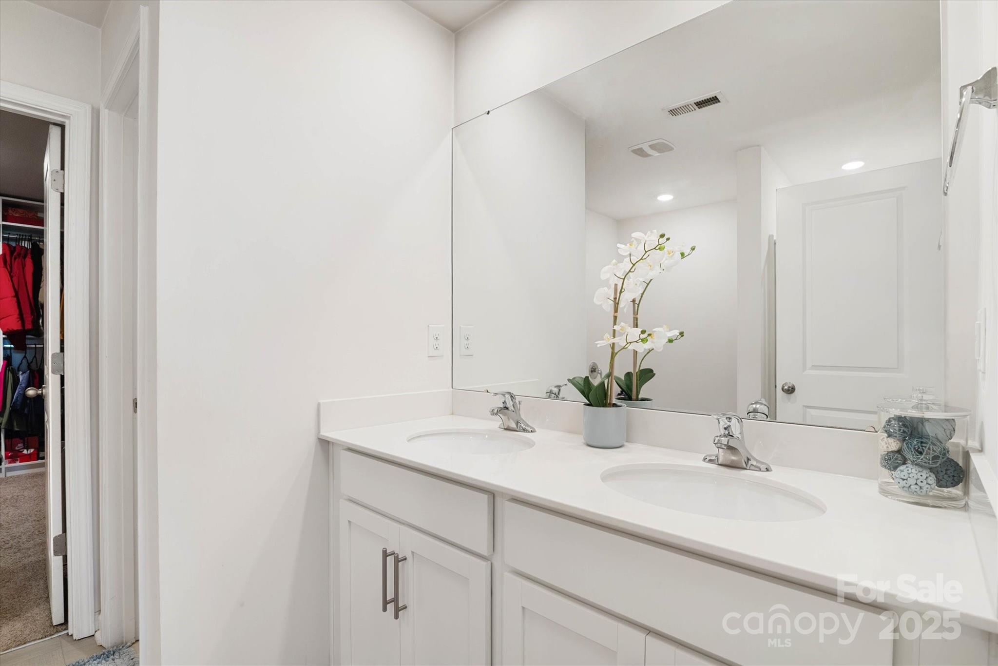 923 Elliott Road Charlotte, NC 28216 - Photo 29 of 35 Gallery Image 29